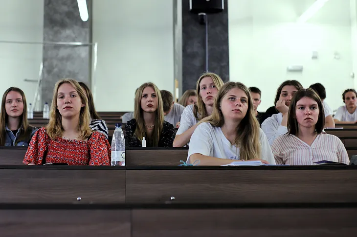 Министр здравоохранения Калининградской области выступил с яркой лекцией перед студентами «Летнего университета» |  5