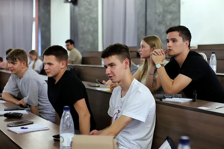 Министр здравоохранения Калининградской области выступил с яркой лекцией перед студентами «Летнего университета» |  4