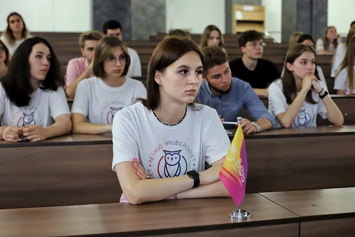 Министр здравоохранения Калининградской области выступил с яркой лекцией перед студентами «Летнего университета» |  11