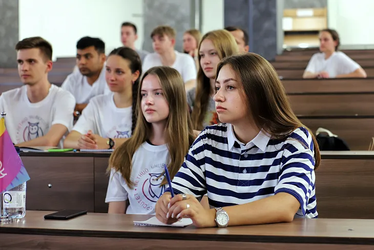 Министр здравоохранения Калининградской области выступил с яркой лекцией перед студентами «Летнего университета» |  10