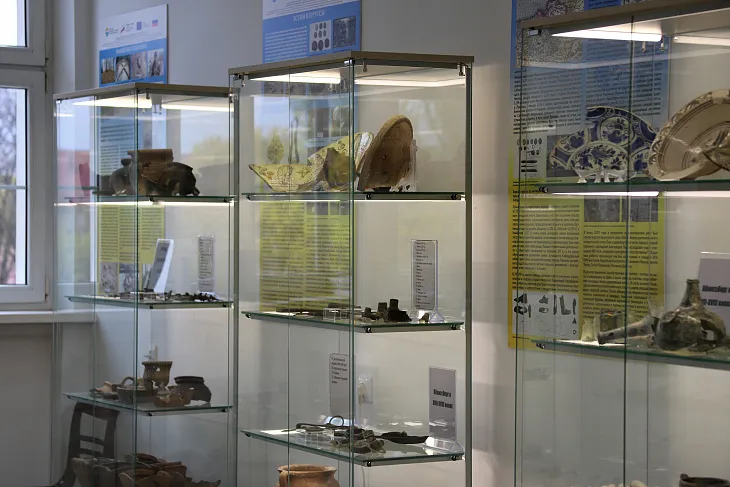 В БФУ открыли выставку археологических находок студентов |  16