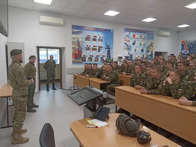 Участники СВО встретились со студентами Военного учебного центра |  1