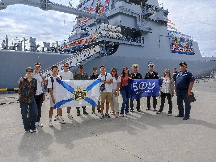 Студенты ВУЦ БФУ посетили большой десантный корабль «Иван Грен» |  2