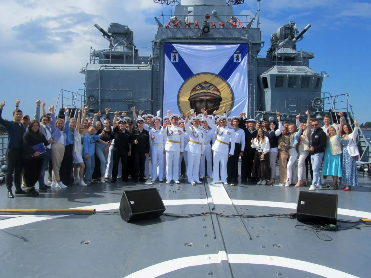 Студенты БФУ посетили корабль «Ярослав Мудрый» в день ВМФ