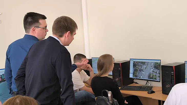 Студенты БФУ встретились с сотрудником комитета развития дорожного транспортной инфраструктуры Калининграда |  1