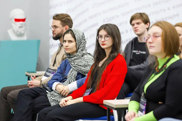 Чем запомнился третий день на МСОФ: лекция о Сократе и экскурсия по Студхаусу |  7