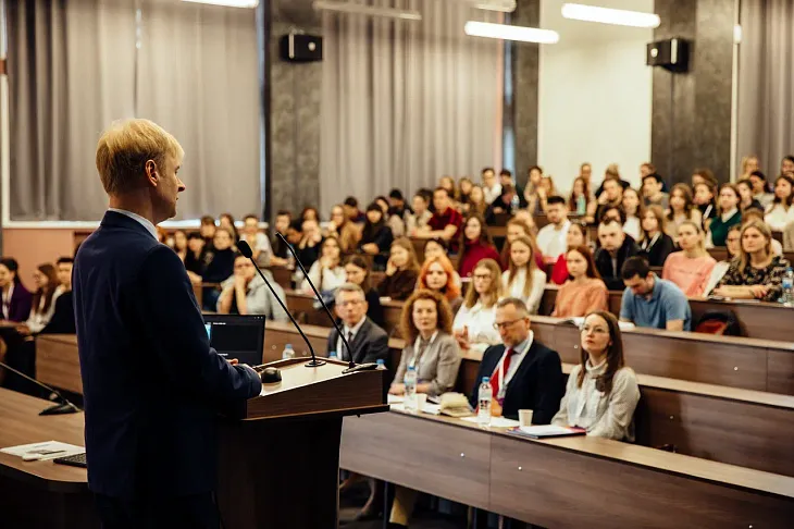 Участниками ХимБиоSeasons–2023 в БФУ стали более 150 российских студентов  |  2
