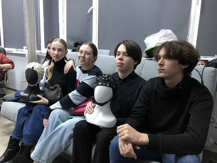 Школьники Калининграда посетили  Балтийский центр нейротехнологий и искусственного интеллекта |  4