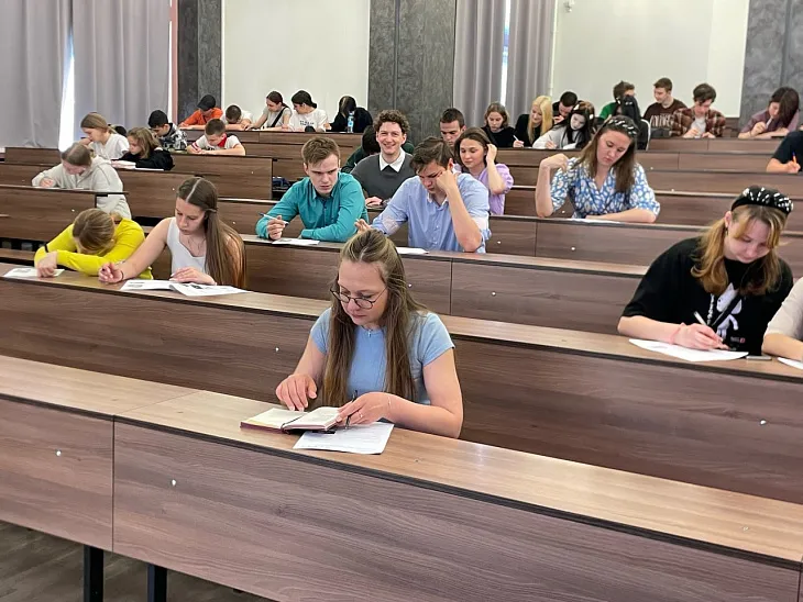 В БФУ прошел Международный химический диктант |  3