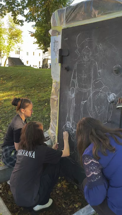 Студенты-дизайнеры нарисовали граффити во дворе корпуса на ул. Чернышевского |  1