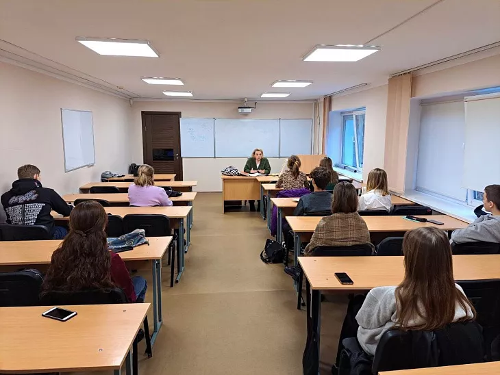 Студентам БФУ рассказали о бесплатной психологической помощи и основных направлениях патриотического воспитания в Калининграде |  5