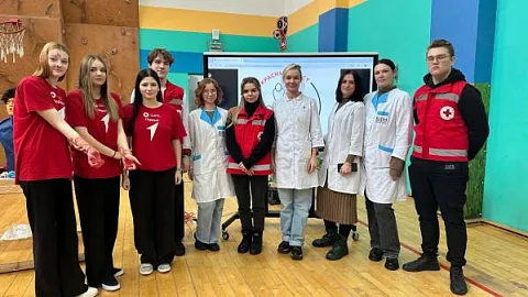Спасти жизнь человека: студенты БФУ им. И. Канта обучают школьников первой помощи