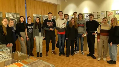 Студенты БФУ посетили с экскурсией Государственный архив Калининградской области
