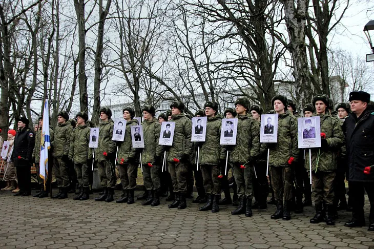 Студенты БФУ почтили память россиян, исполнявших служебный долг за пределами Отечества   |  7