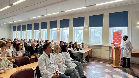 От моделирования зубов до фармации будущего: профориентационные мастер-классы проходят для школьников Калининграда
