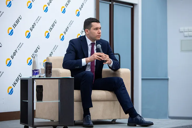 Губернатор Антон Алиханов провел встречу со студентами и преподавателями БФУ |  14