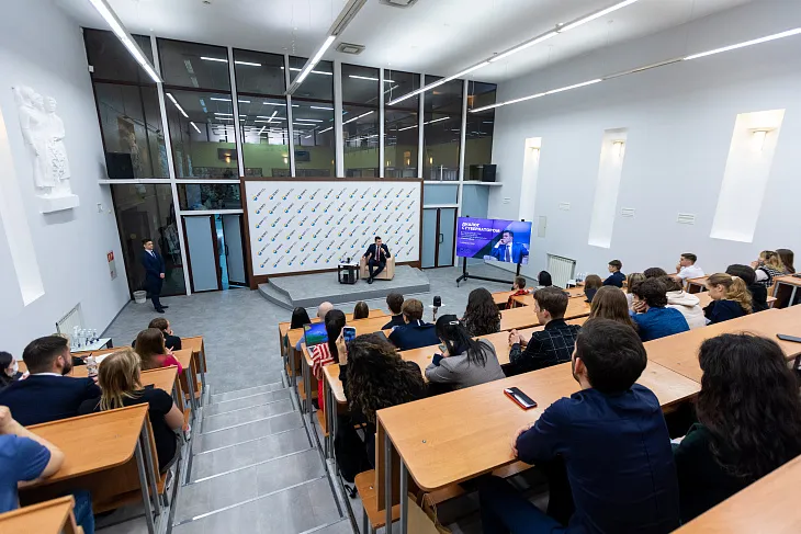 Губернатор Антон Алиханов провел встречу со студентами и преподавателями БФУ |  11