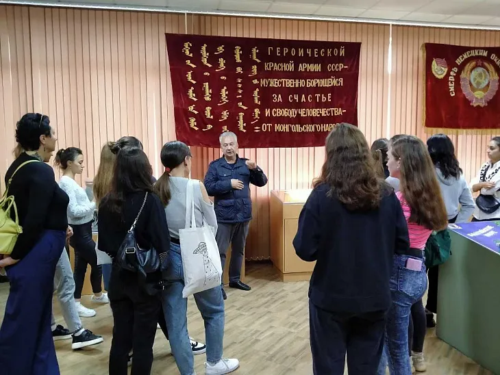 Студенты Медицинского колледжа БФУ посетили музей 11-й гвардейской общевойсковой Краснознаменной армии |  1