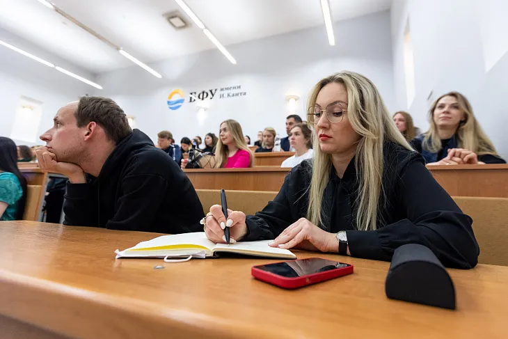 Губернатор Антон Алиханов провел встречу со студентами и преподавателями БФУ |  10