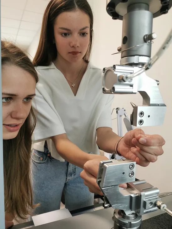140 школьников прошли обучение по уникальной программе БФУ «Smart textiles, математическое моделирование и программирование» |  6