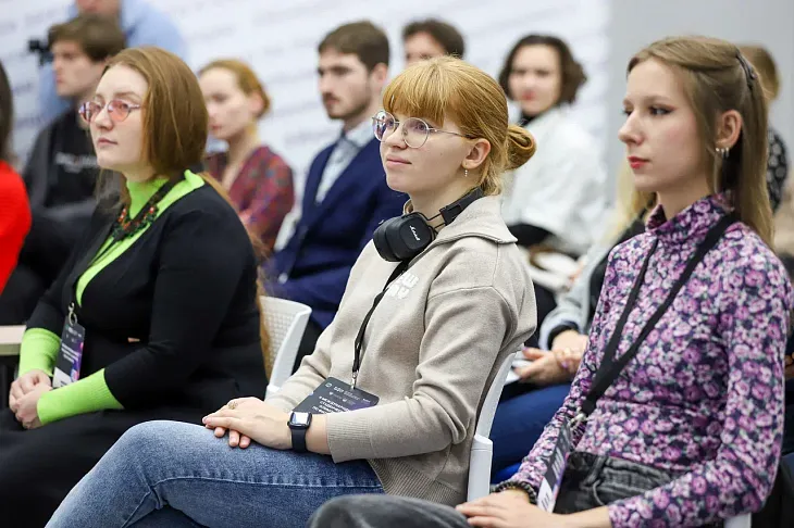 Чем запомнился третий день на МСОФ: лекция о Сократе и экскурсия по Студхаусу |  2