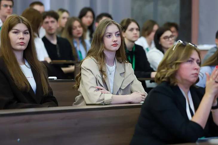 500 участников, 400 докладов, 42 победителя: подведены итоги форума «ХимБиоSeasons 2025» |  6