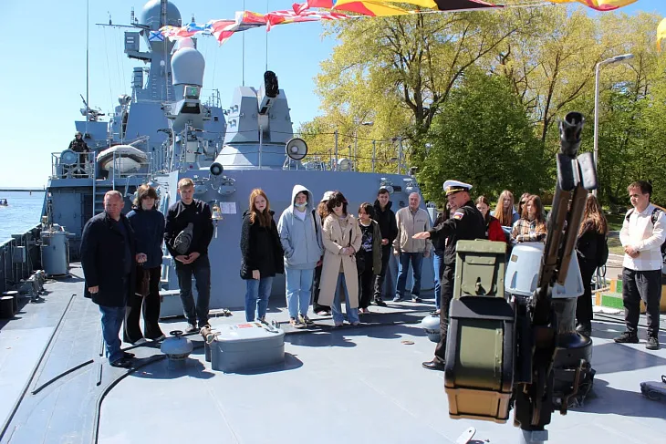 Студенты БФУ приняли участие в праздновании Дня образования Балтийского флота |  3