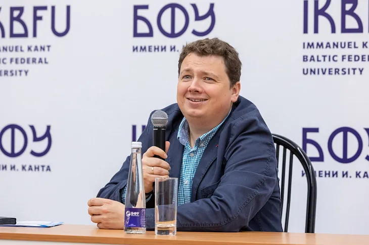 Разговор с сенатором: В БФУ прошла встреча Александра Шендерюка-Жидкова со студентами |  2