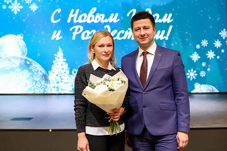 В БФУ им. И. Канта поздравили сотрудников, защитивших докторские и кандидатские диссертации, и ветеранов высшего образования  |  2