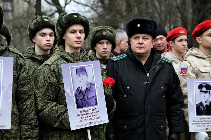 Студенты БФУ почтили память россиян, исполнявших служебный долг за пределами Отечества   |  8