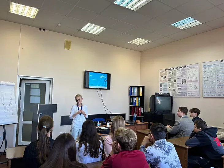 Школьники Калининградской области посетили экскурсии по научным подразделениям БФУ |  8