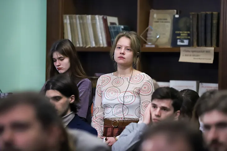 «Новая версия семиотики и семантики»: профессор Сурен Золян презентовал монографии, посвященные философии языка |  6