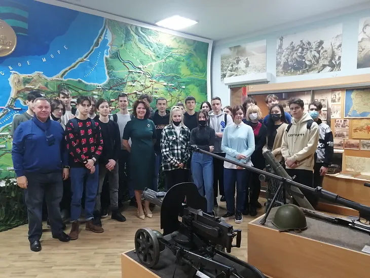 Студенты Университетского колледжа посетили музей 11-ой гвардейской общевойсковой Краснознаменной армии |  3