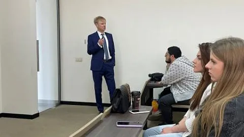 Александр Федоров выступил с открытой лекцией в Российско-Армянском университете
