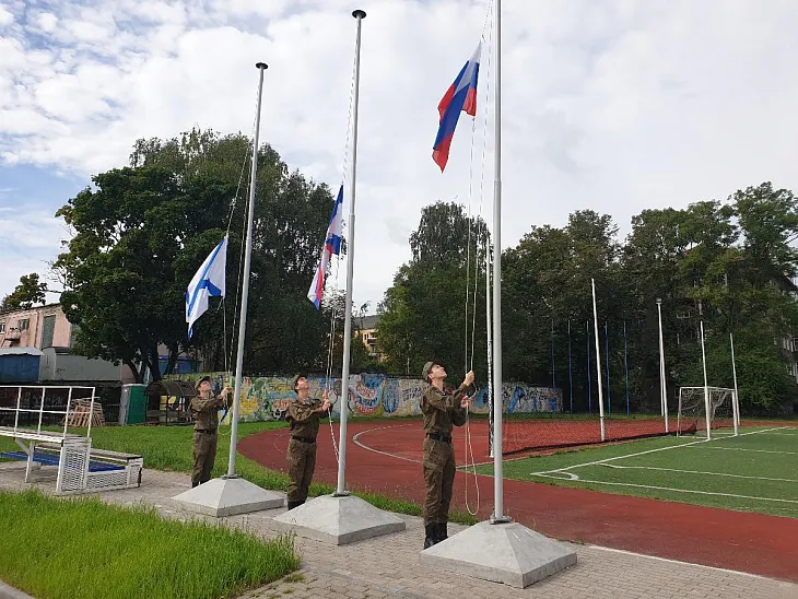 Военный учебный центр отметил день государственного флага Российской Федерации |  2