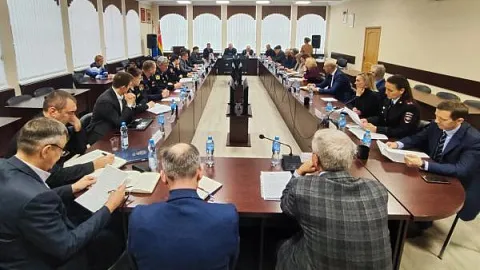 Вопросы противодействия экстремизму обсудили в региональной Общественной палате 