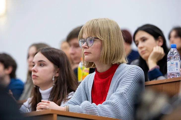 Губернатор Антон Алиханов провел встречу со студентами и преподавателями БФУ |  16