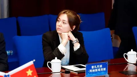 Лауреат премии посла КНР из БФУ посетила Китай