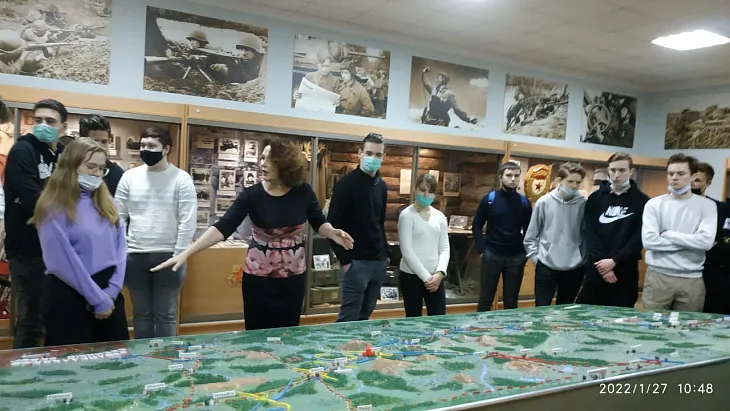Студенты Университетского колледжа посетили музей 11-ой гвардейской общевойсковой Краснознаменной армии |  1