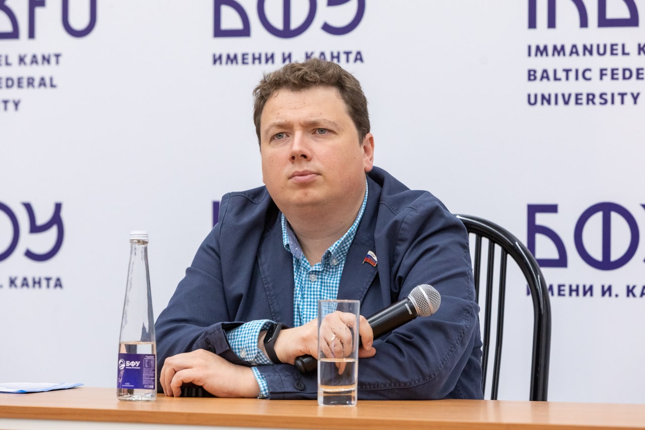 Разговор с сенатором: В БФУ прошла встреча Александра Шендерюка-Жидкова со студентами |  7