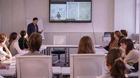 Ко Дню науки: Исследователь БФУ прочитал лекцию «Введение в нейронауку» для калининградских школьников