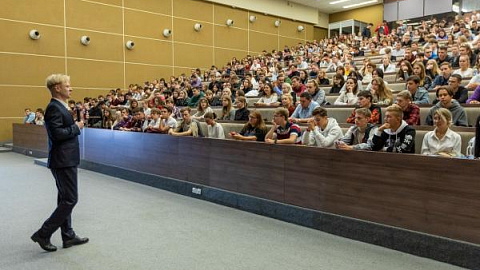 Кампус в метавселенной: ректор Александр Федоров прочитал лекцию об университетах будущего