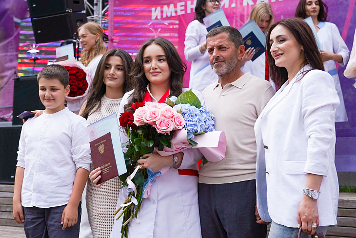 В 2025 году Медицинский и Университетский колледжи выпустили  639 молодых специалистов |  3