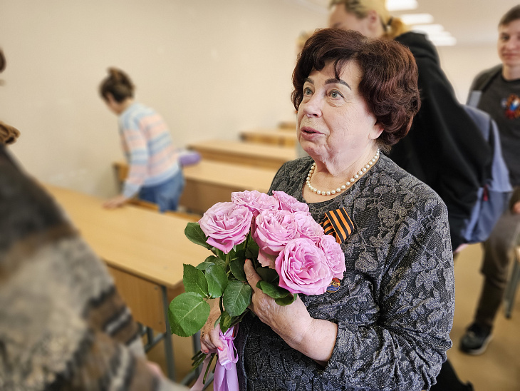 В Высшей школе пространственного развития и гостеприимства состоялась встреча студентов с заслуженным учителем РФ  |  3