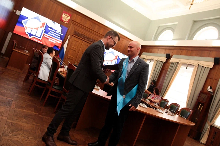 Состоялась церемония вручения дипломов выпускникам Президентской программы  |  2