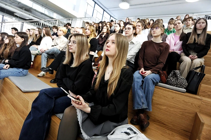 Новая оптика творчества: в&nbsp;БФУ им.&nbsp;И.&nbsp;Канта состоялась лекция Василия Харькового |  1