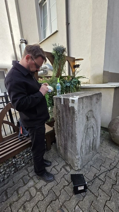 Магистранты направления «Реставрация» Высшей школы коммуникаций и&nbsp;креативных индустрий выполнили реставрационную очистку исторических скульптур  |  6