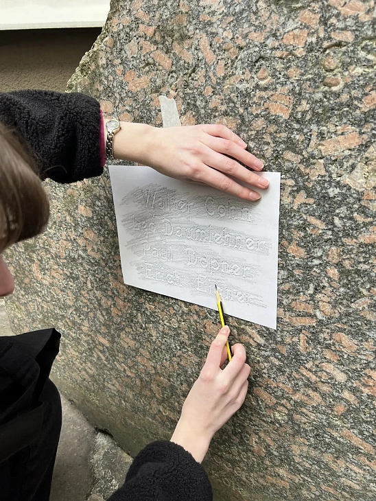 Магистранты направления «Реставрация» Высшей школы коммуникаций и&nbsp;креативных индустрий выполнили реставрационную очистку исторических скульптур  |  3