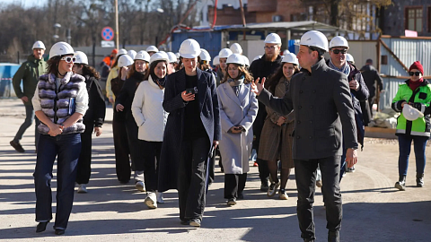 «Кампус — это сила»: студенты и&nbsp;абитуриенты посетили стройку кампуса