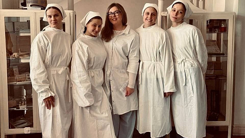 Студенческое сообщество БФУ им. И. Канта «МЕD архив» открыло выставку «Медицинский колледж: шаг за шагом» 
